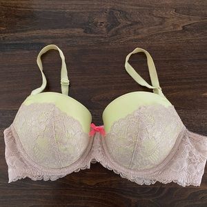 Victoria Secret Dream Angels lace bra 36C.